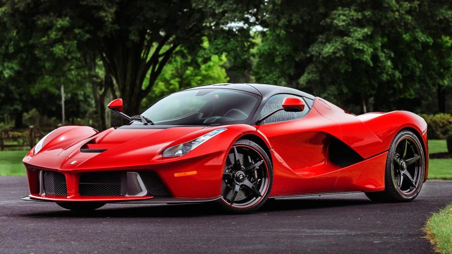  Ferrari LaFerrari Rosso Fuoco 2014 года  (фото 2 из 26)
